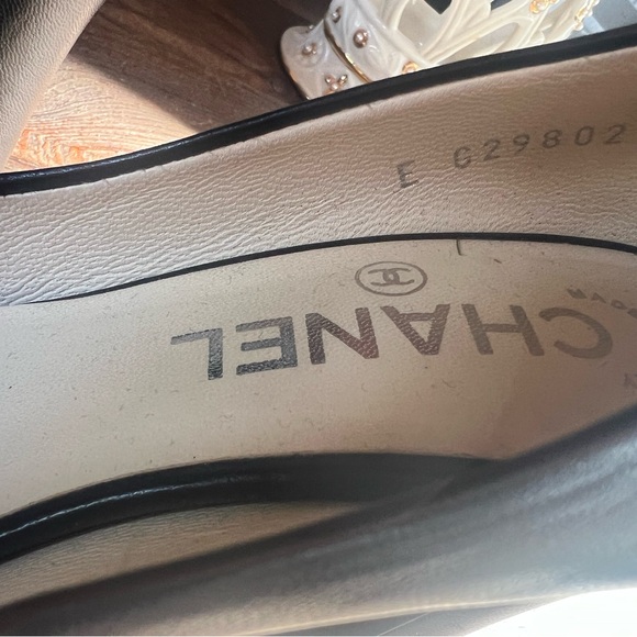 Chanel Interlocking CC Logo Heels 7.5, black. Open Toe - Picture 7 of 10